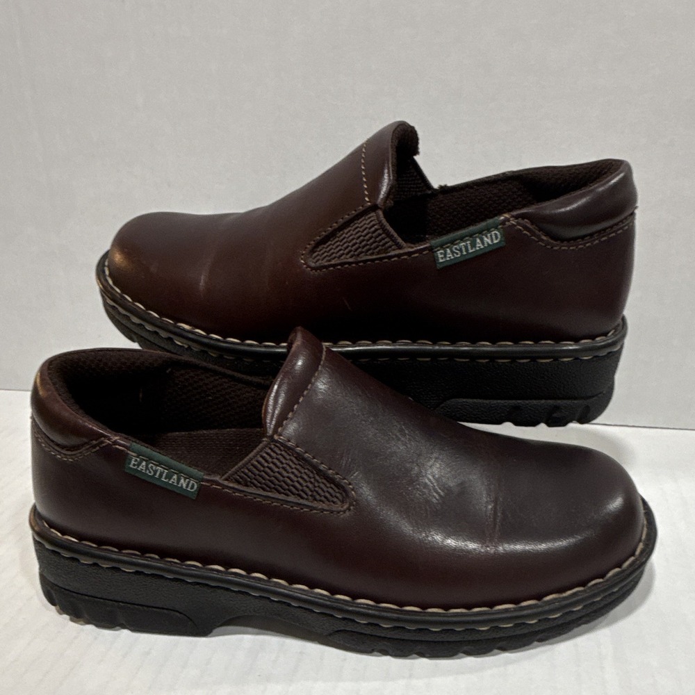 Woman's Newport Eastland Slip On Leather Shoes 5.5